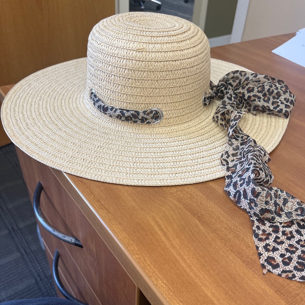 NEVER WORN Straw Hat